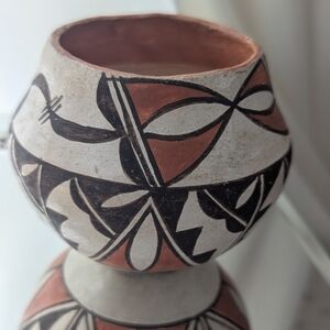 Acoma New Mexico Handcrafted Geometric Pattern Pottery Vase